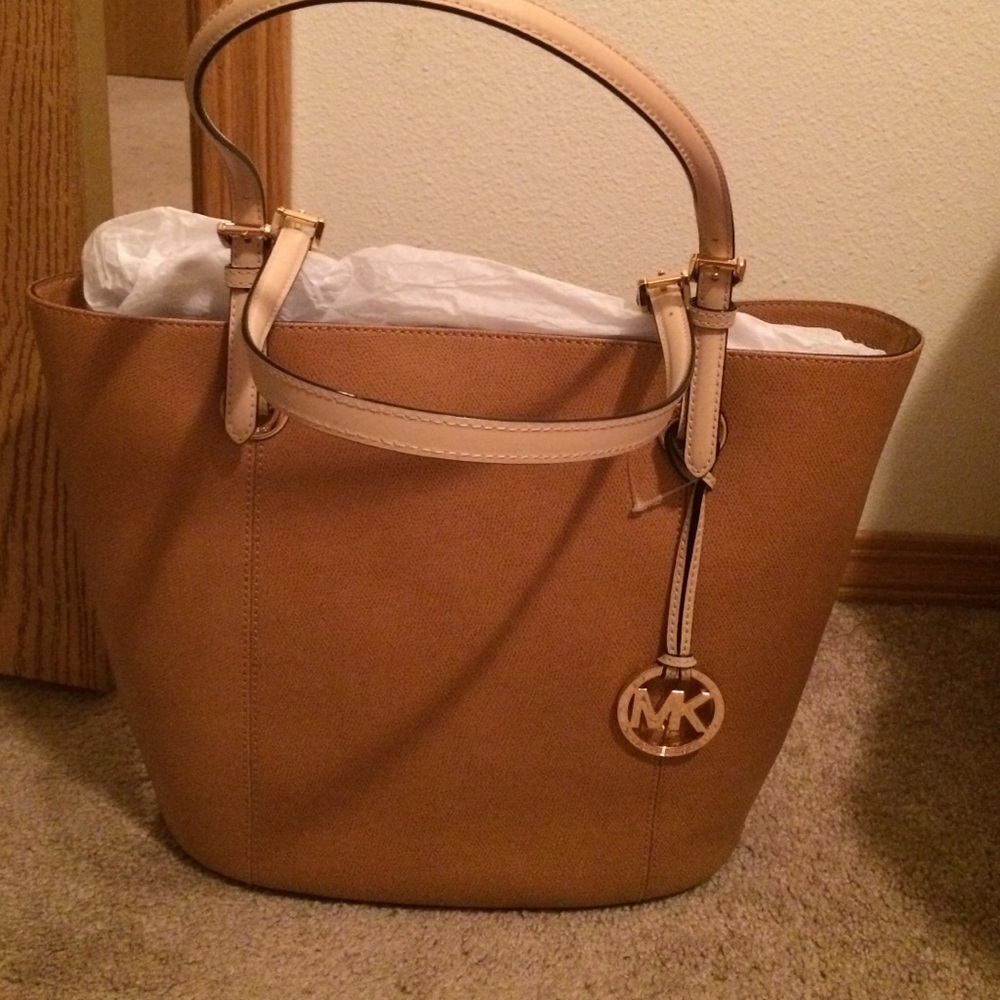 Amazing leather suntan tote